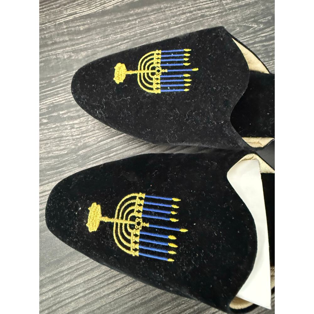 NWOT Bloomingdale's At Home Menorah Design Slippers Sz. 9 - Picture 5 of 7